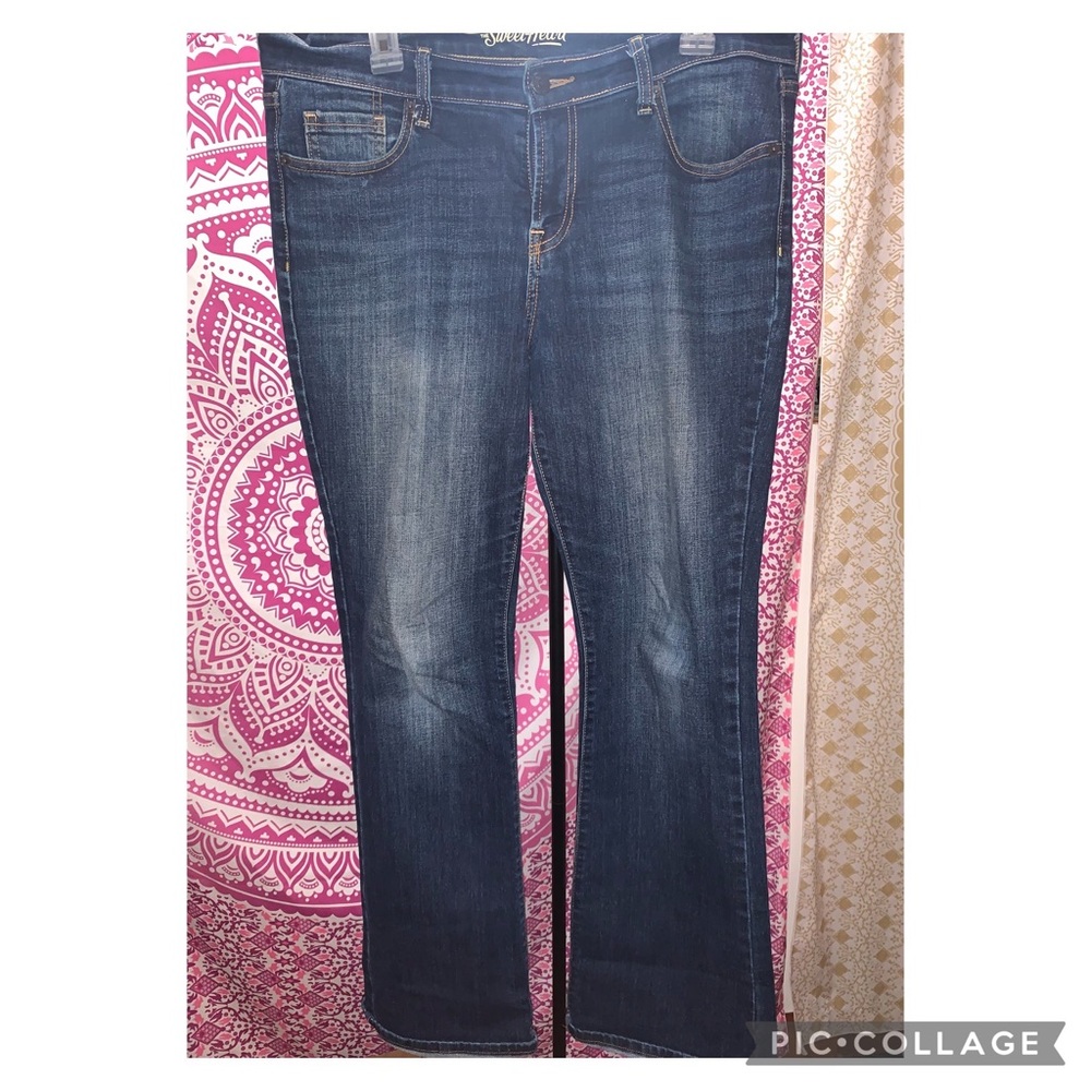 Old Navy Sweetheart Boot Cut Jeans